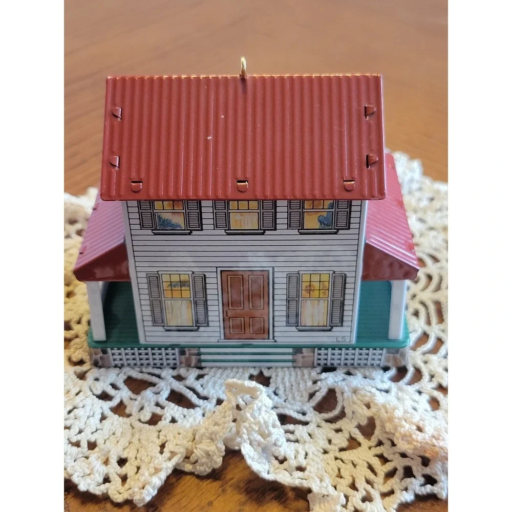 Hallmark Ornament 1999 Tin House Farmhouse Cottagecore Christmas Decor White Red
